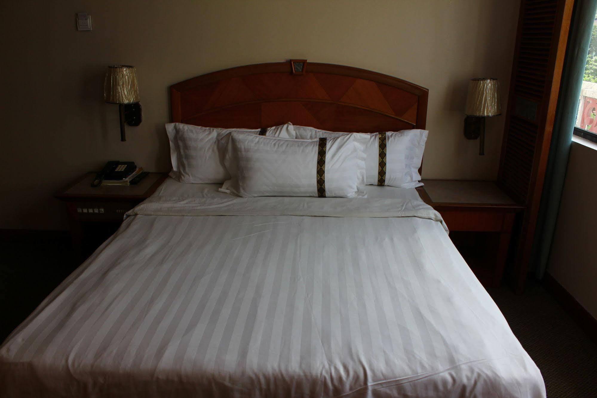 Hotel Deleeton Kota Kinabalu Eksteriør billede