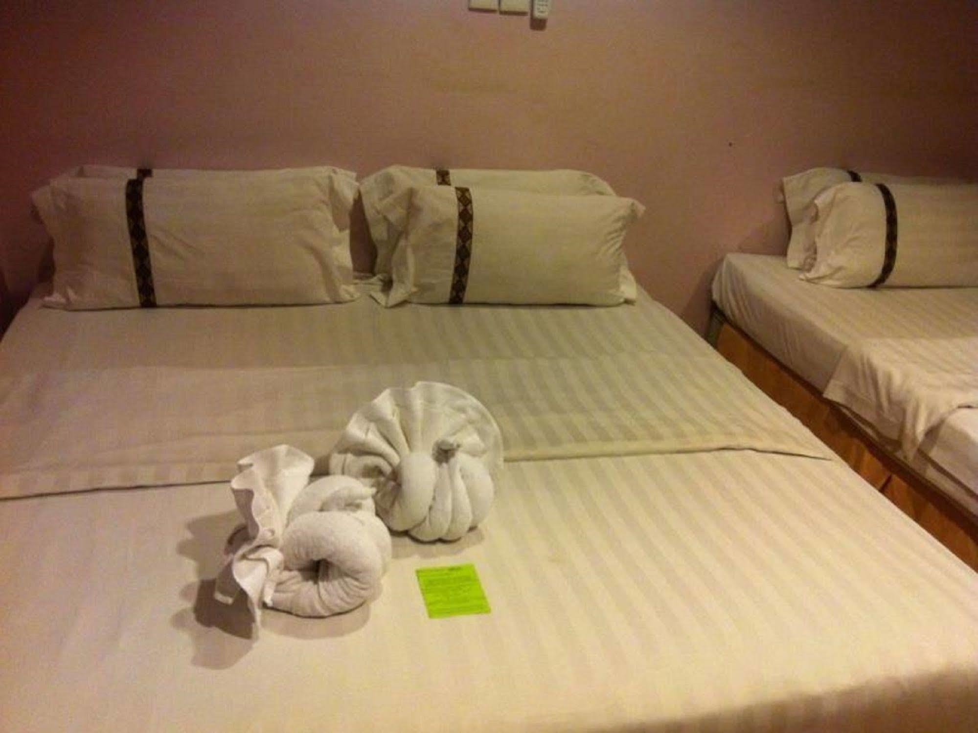 Hotel Deleeton Kota Kinabalu Eksteriør billede