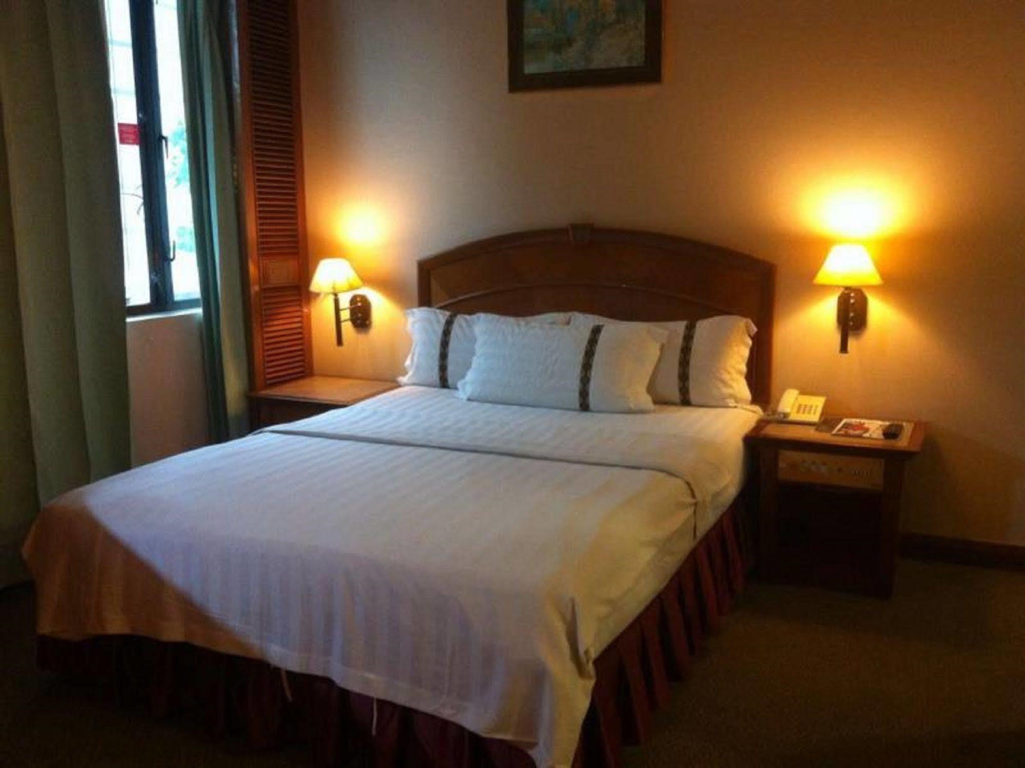 Hotel Deleeton Kota Kinabalu Eksteriør billede